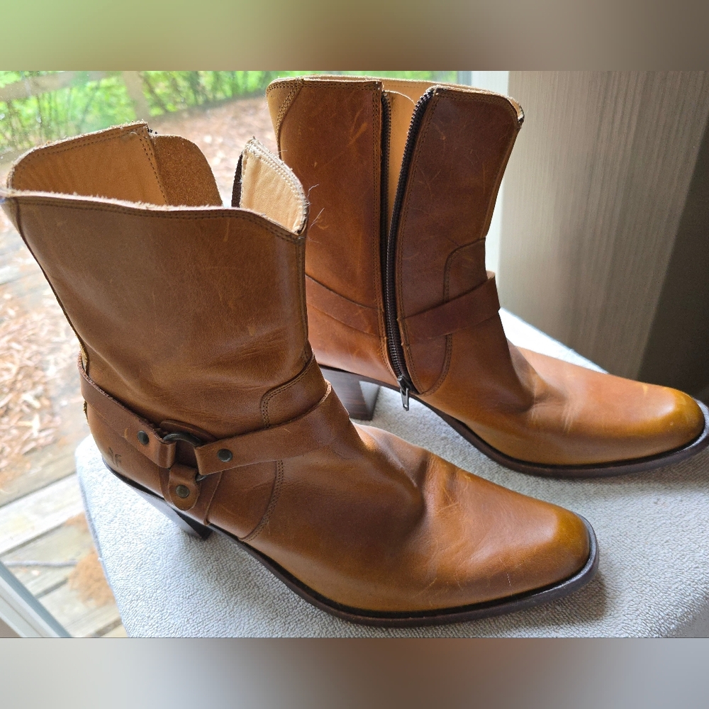 Frye Romy Ring Harness Ankle Riding boots Cognac Brown Leather Western Size 10B
